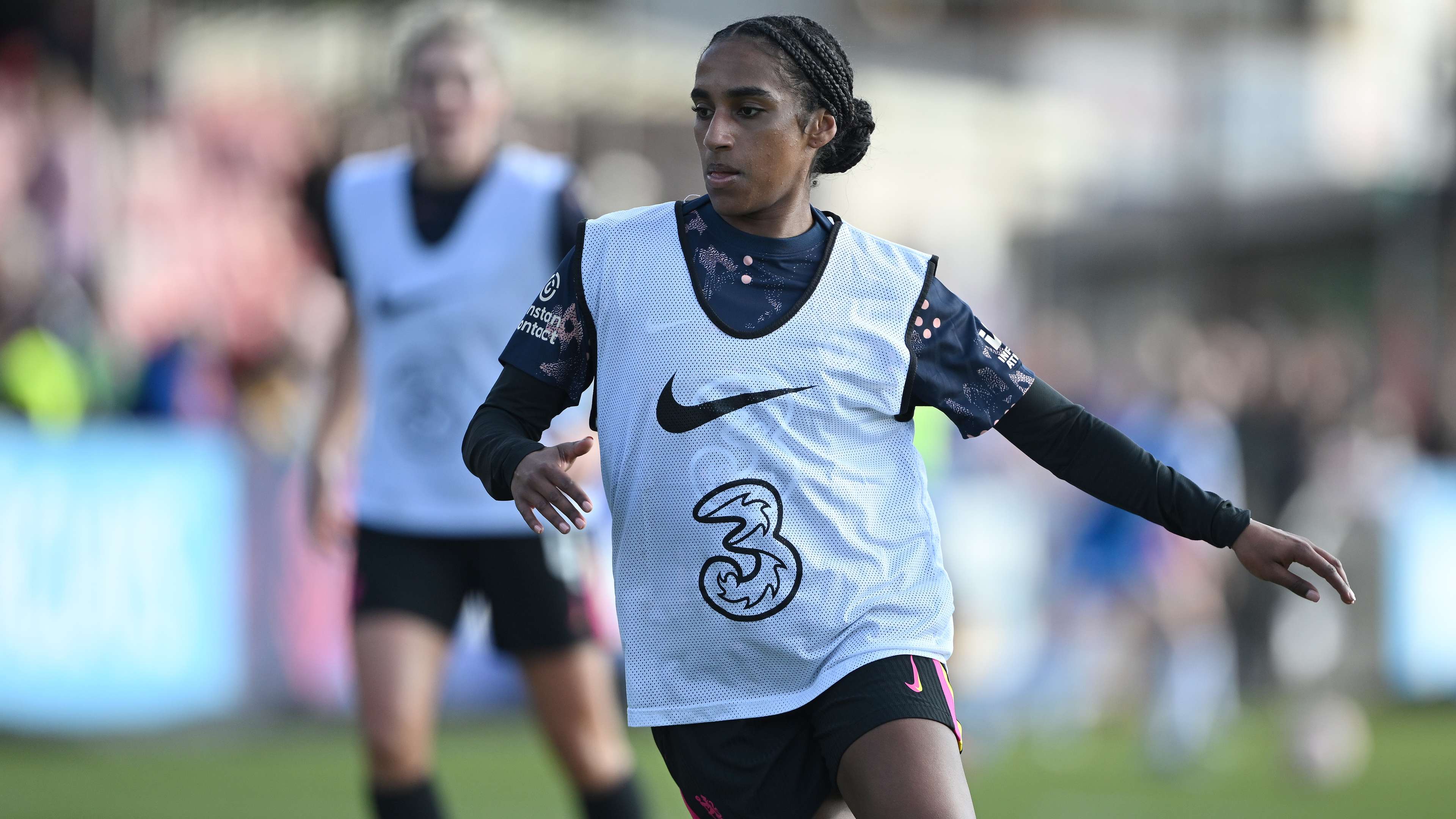 关团队应更 关团队应更